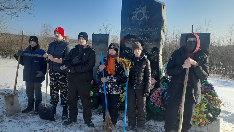 АКЦИЯ "ЧИСТЫЙ ПАМЯТНИК".